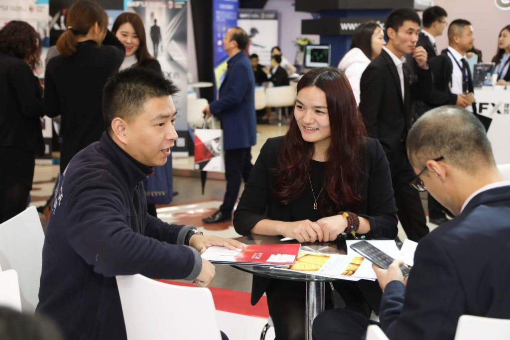 KVB昆仑国际闪耀亮相第十四届上海理财博览会